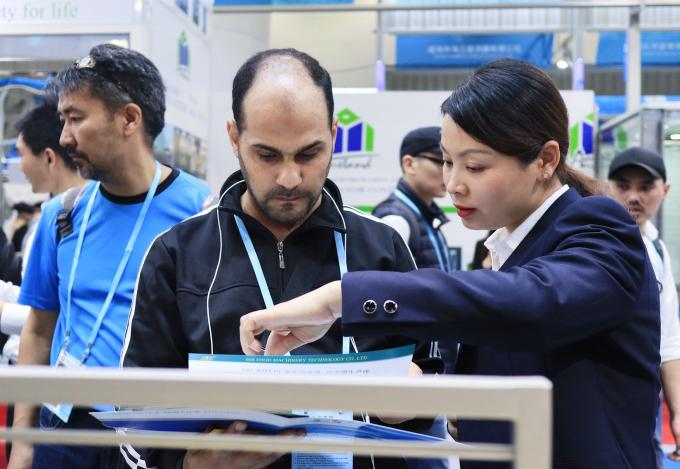 Niskie zużycie energii, duża prędkość 2000 szt./h Maszyna do produkcji tortilli 14