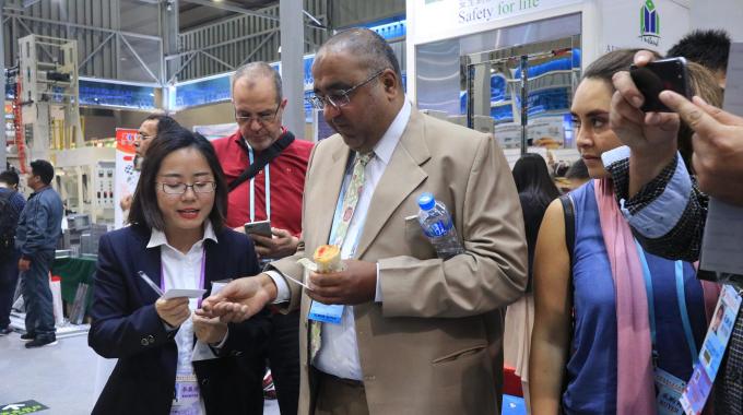 Niskie zużycie energii, duża prędkość 2000 szt./h Maszyna do produkcji tortilli 15